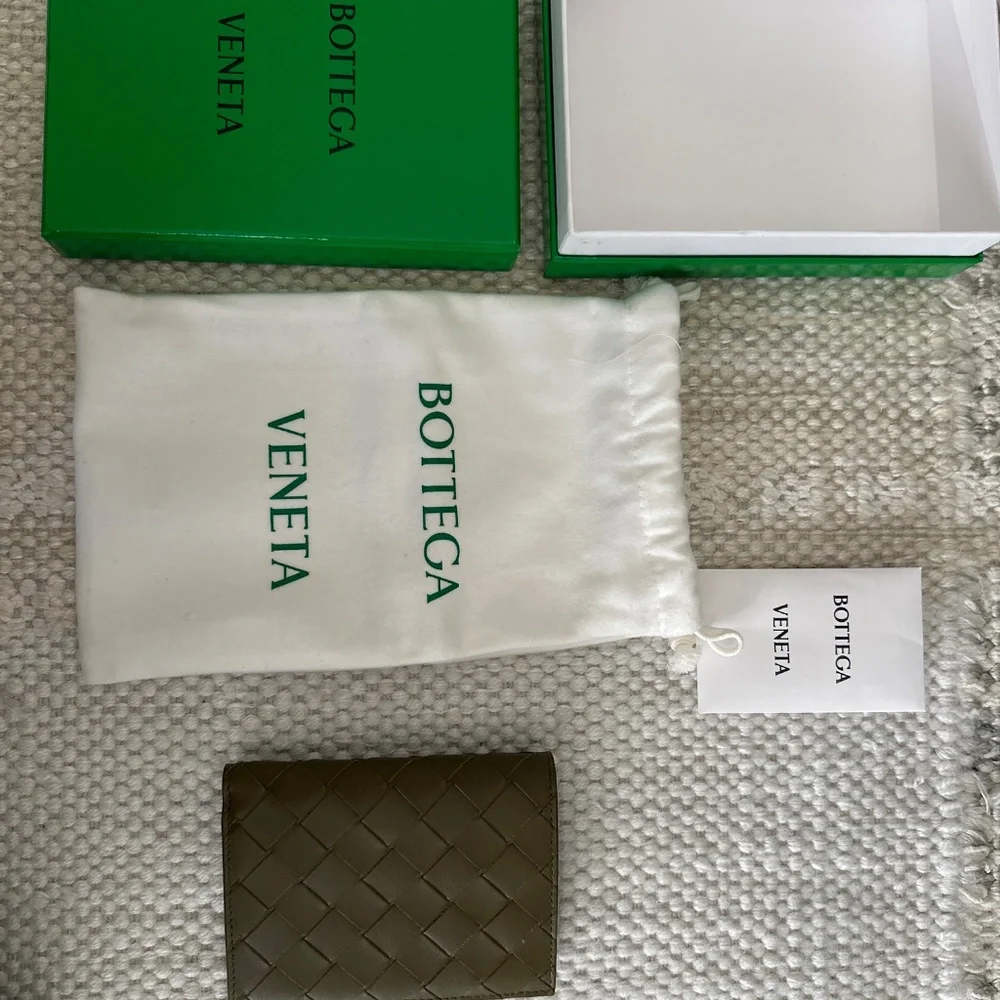 Bottega Veneta intrecciato flap